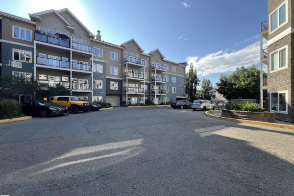 #349 10121 80 Av Nw, Edmonton, AB T6E0B9 Photo 3