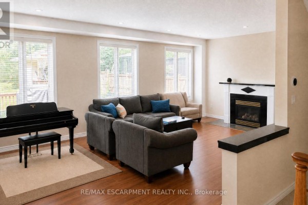 Dining room - 349 Braithwaite Avenue, Hamilton, ON L9G5A7 Photo 4