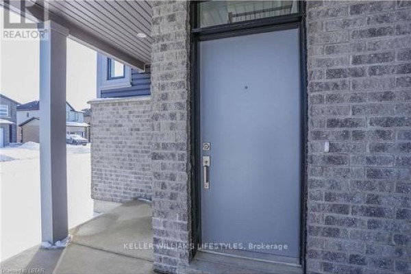 Laundry room - 349 Edgevalley Road, London East, ON N5V0C3 Photo 3