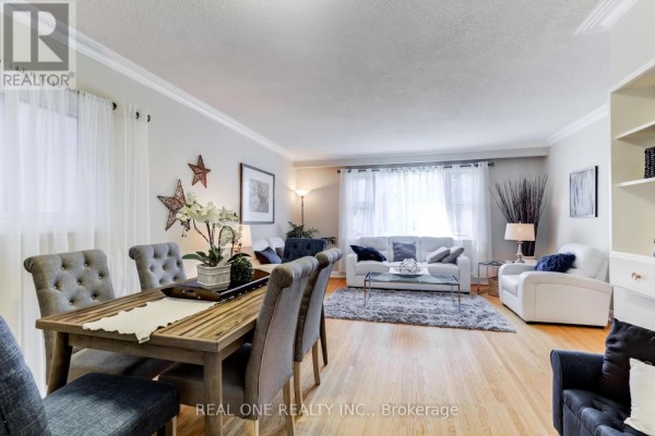 349 Horsham Avenue, Toronto, ON, photo 2