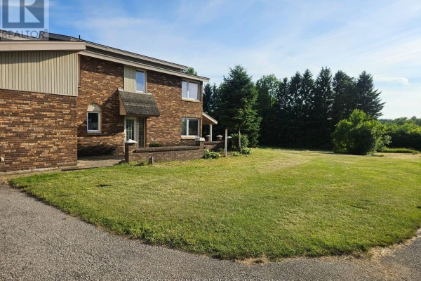 3490 Putnam Road, Thames Centre, ON N0L2B0 Photo 4