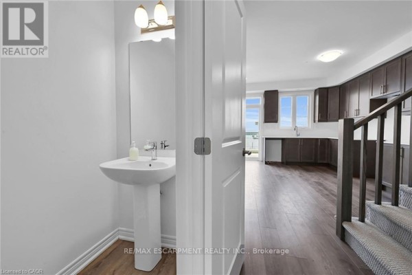 Laundry room - 35 - 120 Court Drive, Brant, ON N3L0N2 Photo 5