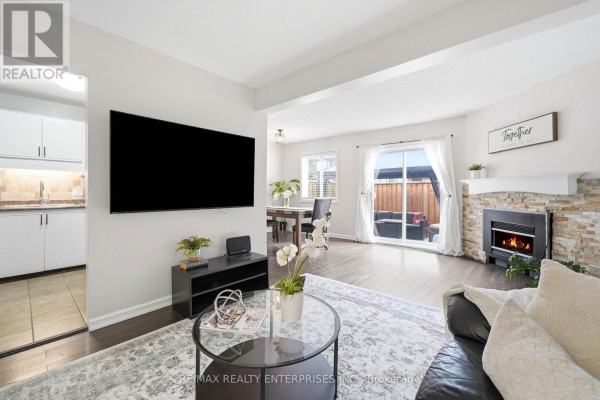 Living room - 35 - 2200 Glenwood School Drive, Burlington, ON L7R4H7 Photo 3