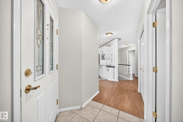 Kitchen - #35 14428 Miller Bv Nw, Edmonton, AB T5Y2Y6 Photo 3