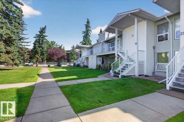 Kitchen - #35 2115 118 St Nw, Edmonton, AB T6J5N1 Photo 3