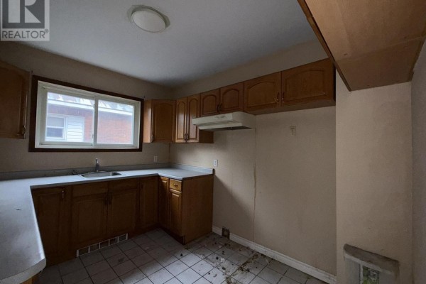 Dining room - 35 Albert Street E, Sault Ste Marie, ON P6A2H7 Photo 2