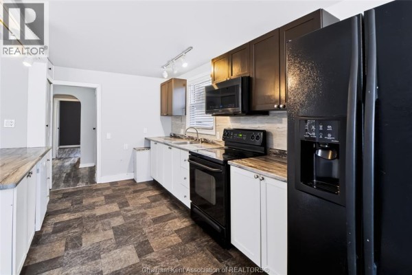 4pc Bathroom - 35 Alexandra Avenue, Chatham, ON N7M1X9 Photo 4