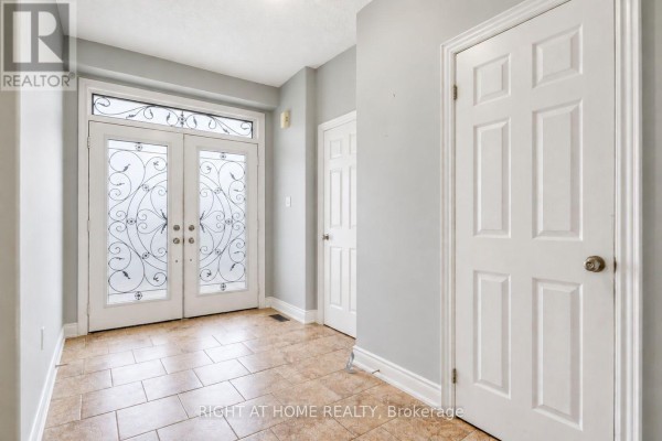 Great room - 35 Auburn Court, Barrie, ON L4N6G9 Photo 5