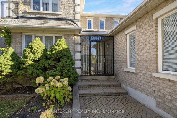 Family room - 35 Avro Road, Vaughan, ON L6A1Y3 Photo 3