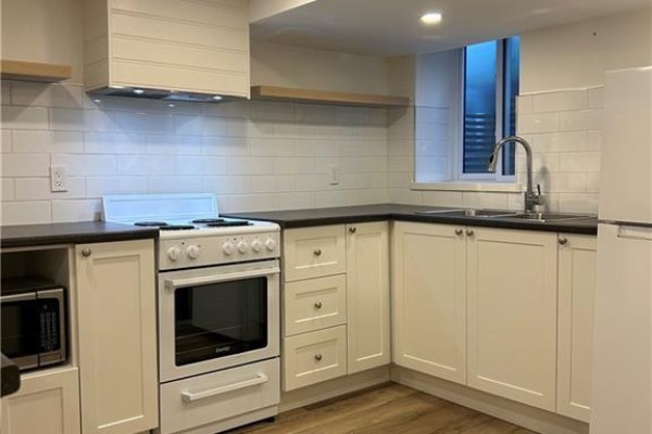 35 Barnesdale Avenue N Unit# Basement, Hamilton, ON, photo 2