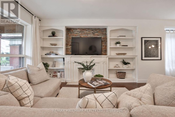 Kitchen - 35 Boon Avenue, Toronto, ON M6E3Z2 Photo 3