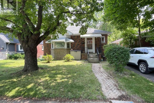 Bedroom 2 - 35 Bowman (a) Street, Hamilton, ON L8S2T4 Photo 2
