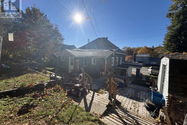 Dining room - 35 Cascade Street, Parry Sound, ON P2A1J8 Photo 5
