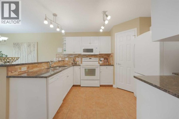 Pantry - 35 Chaparral Ridge Terrace Se, Calgary, AB T2X3N6 Photo 5