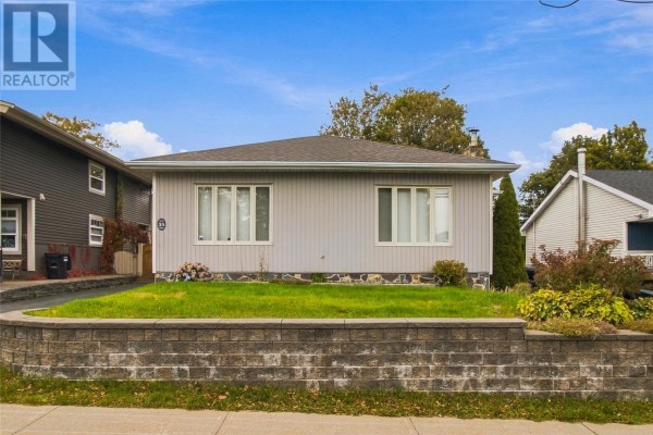 35 Cowan Avenue, St John S