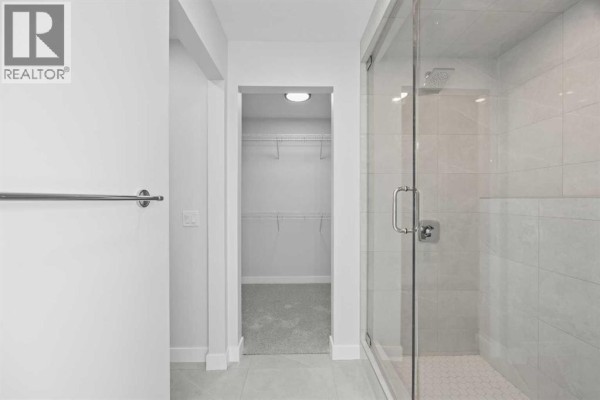 Foyer - 35 Creekside Rise Sw, Calgary, AB T3X5V9 Photo 3