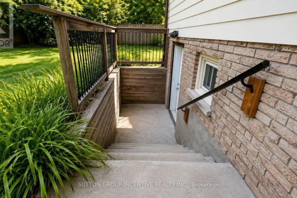 35 Davies Crescent, Barrie, ON, photo 2