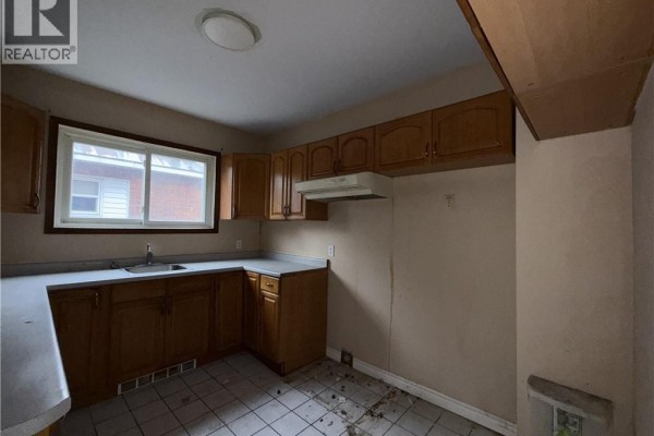 35 E Albert Street E, Sault Ste  Marie, ON, photo 2