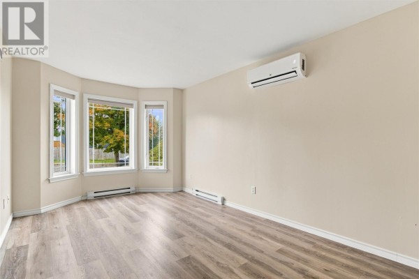 Bath (# pieces 1-6) - 35 Ellesmere Avenue, Paradise, NL A1L1E8 Photo 4