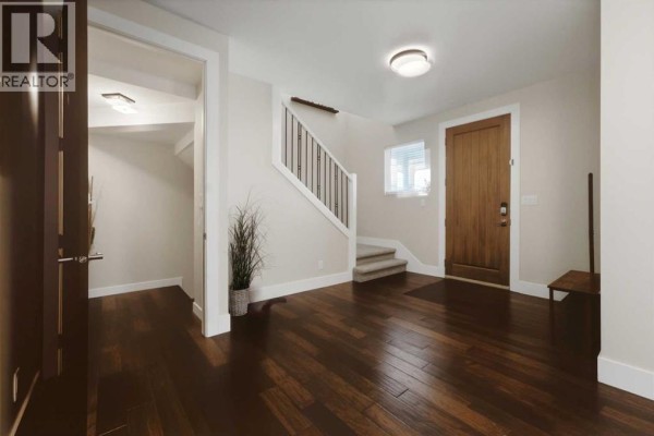 Foyer - 35 Erica Drive, Lacombe, AB T4L0H3 Photo 4