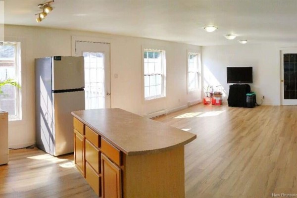 35 Fourth Avenue, Pointe Du Chene, NB, photo 2