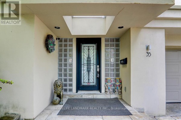 Media - 35 Gardiner Road, Toronto, ON M5P3B6 Photo 2