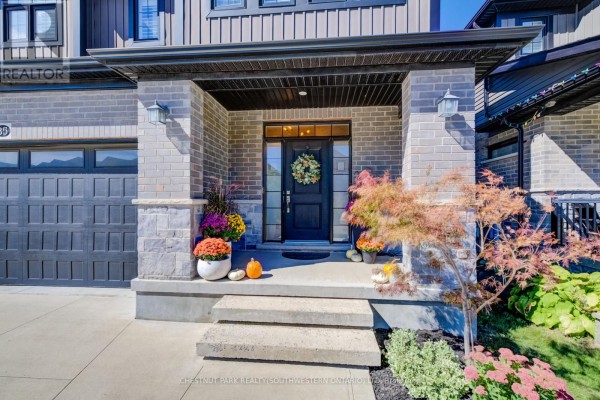3pc Bathroom - 35 Greyhawk Street, Kitchener, ON N2K0C7 Photo 4