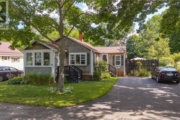 Sunroom - 35 Hill Street, St  Stephen, NB E3L1N6 Photo 3