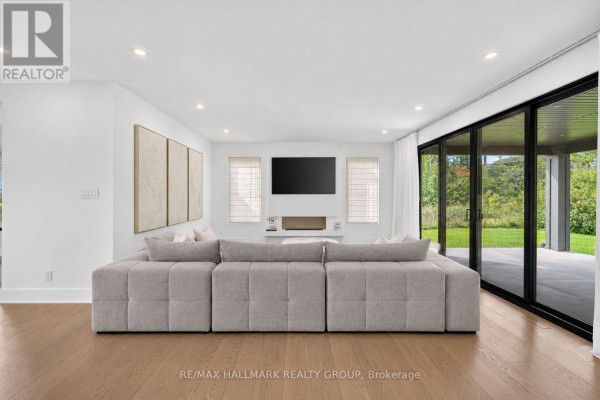 35 Horned Lark Court, Ottawa, ON K4B0L2 Photo 4