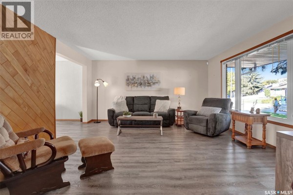 2pc Bathroom - 35 Litzenberger Crescent, Regina, SK S4R6G7 Photo 4