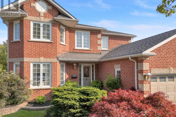 35 Living Court, Clarington, ON, photo 2