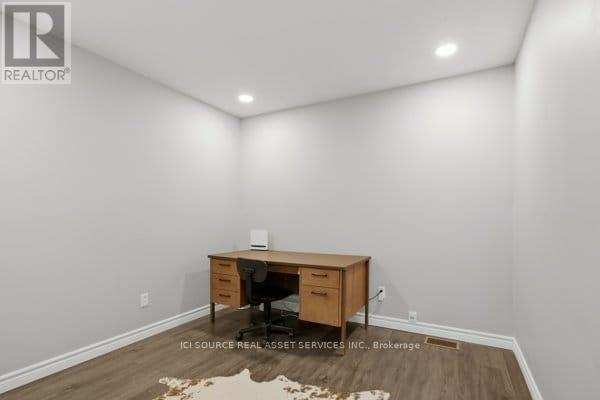 Bedroom 3 - 35 Loraine Avenue, Quinte West, ON K8V6R4 Photo 5
