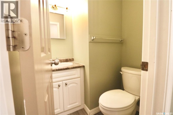 2pc Bathroom - 35 Mackenzie Way, Regina, SK S4N5M5 Photo 4