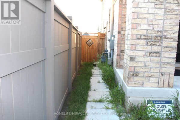 35 Merrimac Drive, Brampton, ON, photo 3