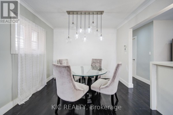 Dining room - 35 Montcalm Avenue, Toronto, ON M6E4N2 Photo 4