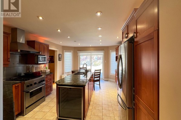 Family room - 35 Montclair Road N, Richmond Hill, ON L4B2T9 Photo 3
