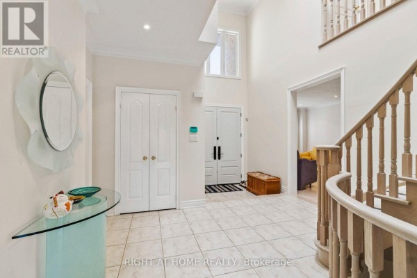 Kitchen - 35 Palace Court, Richmond Hill, ON L4B4C3 Photo 5