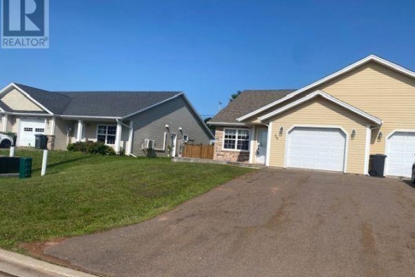 Eat in kitchen - 35 Parkman Drive, Charlottetown, PE C1C0T3 Photo 2