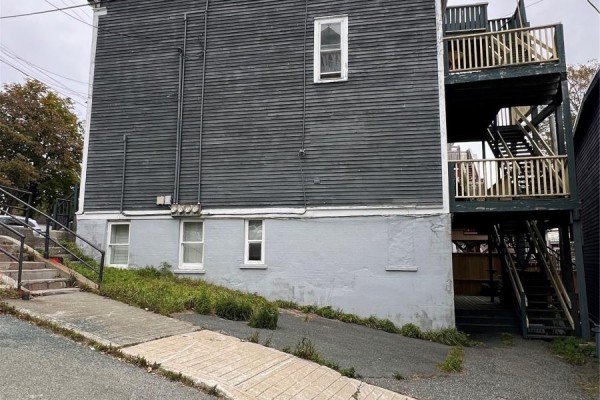 35 Queens Road, St  John S, NL A1C2A4 Photo 3