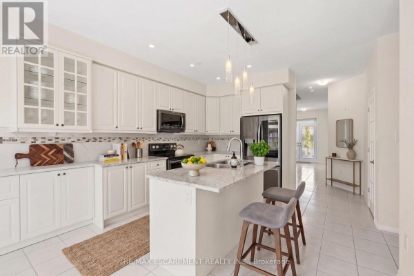 Laundry room - 35 Royal Coachman Way, Hamilton, ON L8J0M2 Photo 5