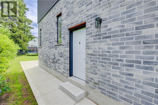 4pc Bathroom - 35 Second Avenue Unit# B, Kitchener, ON N2C1N4 Photo 2