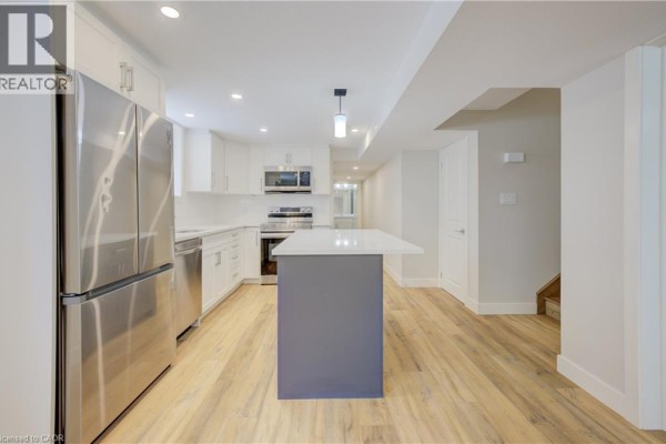 Primary Bedroom - 35 Second Avenue Unit# B, Kitchener, ON N2C1N4 Photo 3