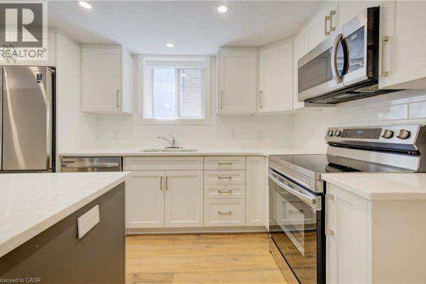 Living room - 35 Second Avenue Unit# B, Kitchener, ON N2C1N4 Photo 5