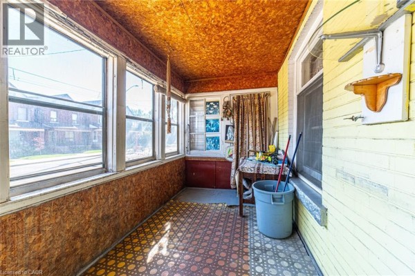 35 Sherman Avenue N, Hamilton, ON, photo 3
