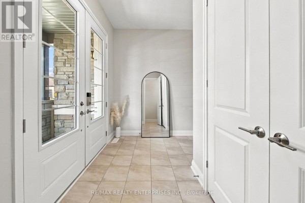 Living room - 35 Sweet Cicely Street, Springwater, ON L9X2C7 Photo 5