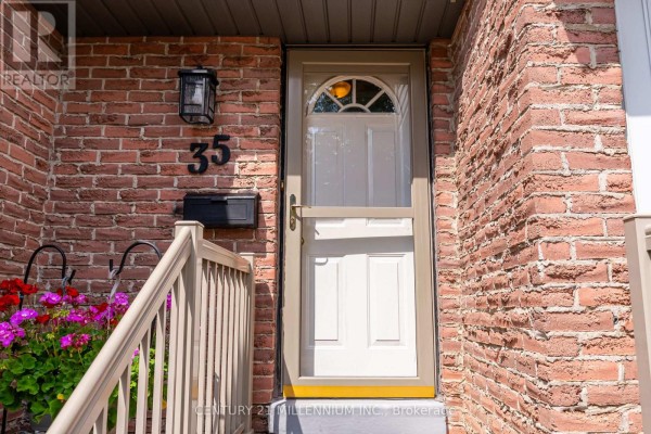 35 Tara Park Crescent, Brampton, ON, photo 3