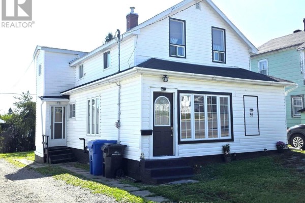 Bedroom 2 - 35 Taylor Avenue, Kirkland Lake, ON P2N2L2 Photo 4
