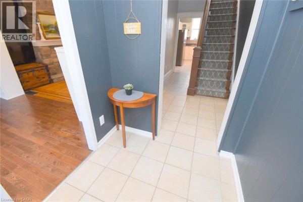 Attic - 35 Tisdale Street S, Hamilton, ON L8N2W1 Photo 3