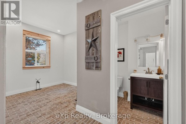 35 Toronto Road, Grey Highlands, ON N0C1E0 Photo 4