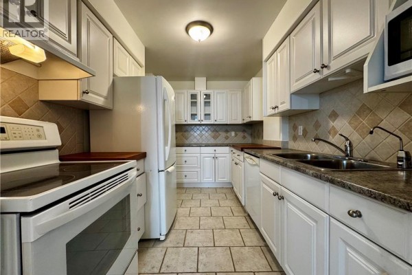 Kitchen - 35 Towering Heights Boulevard Unit# 809, St  Catharines, ON L2T3G8 Photo 4